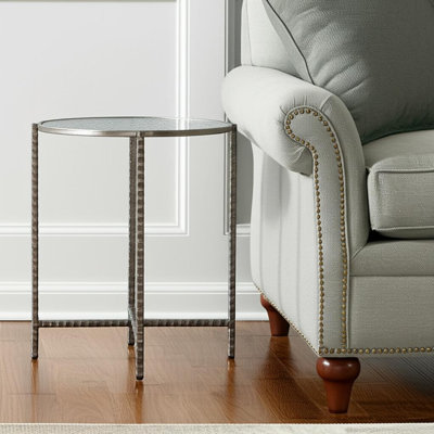 Table de bout ronde 22 po en verre transparent et argent et acier vieilli