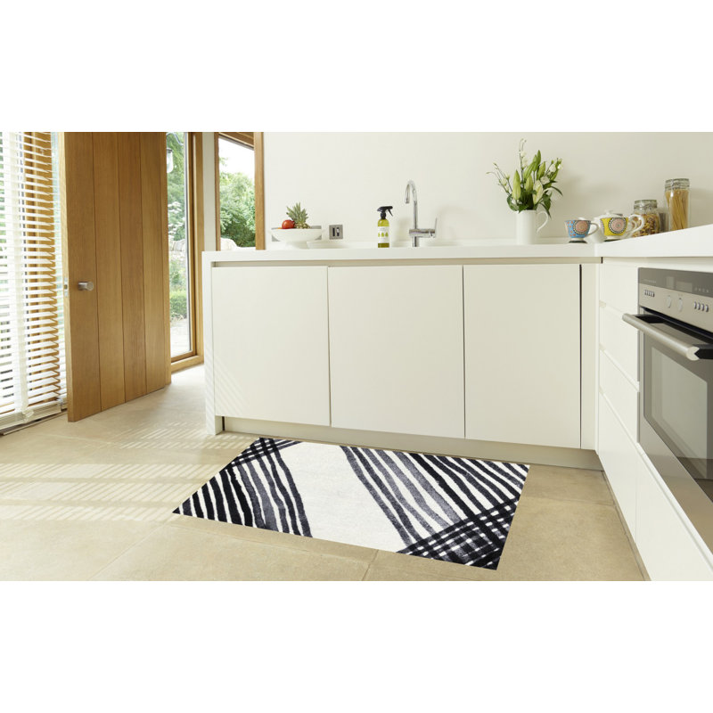 2' Gray Abstract Arrow Washable Floor Mat