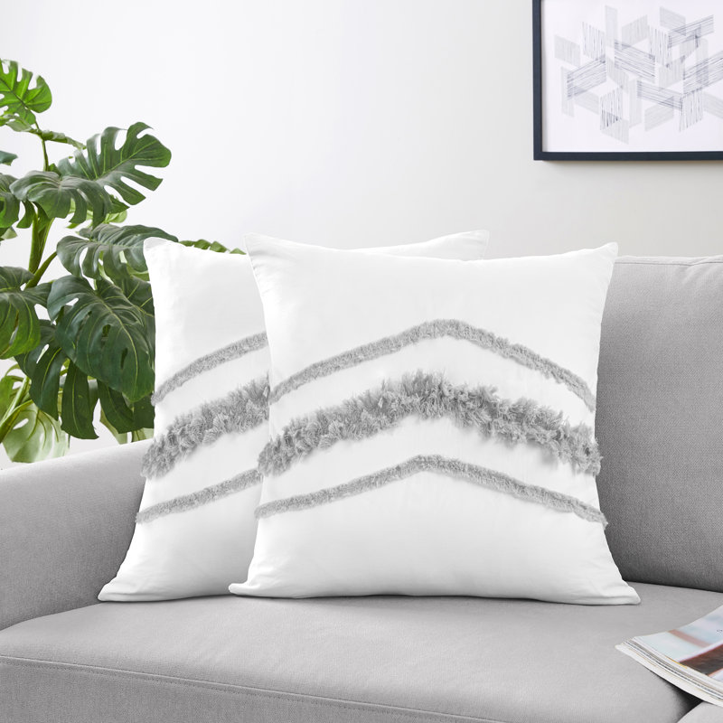 Housses de coussin décoratives blanches et grises Boho (ensemble de 2) par Sweet Jojo Designs
