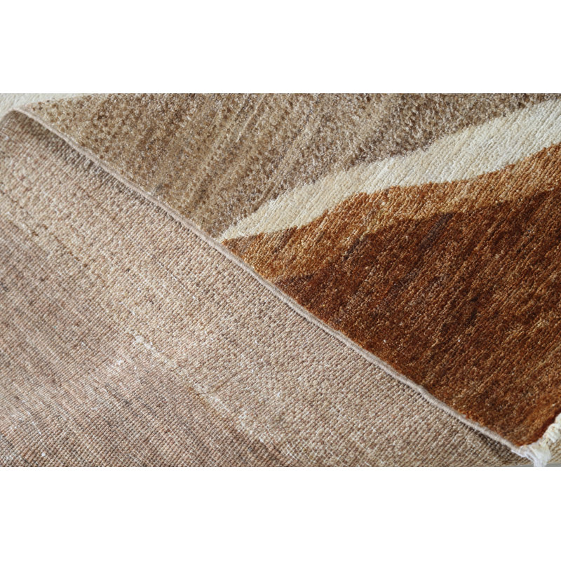 Tapis en laine beige, brun et ivoire noué à la main 6,6 x 8 pi