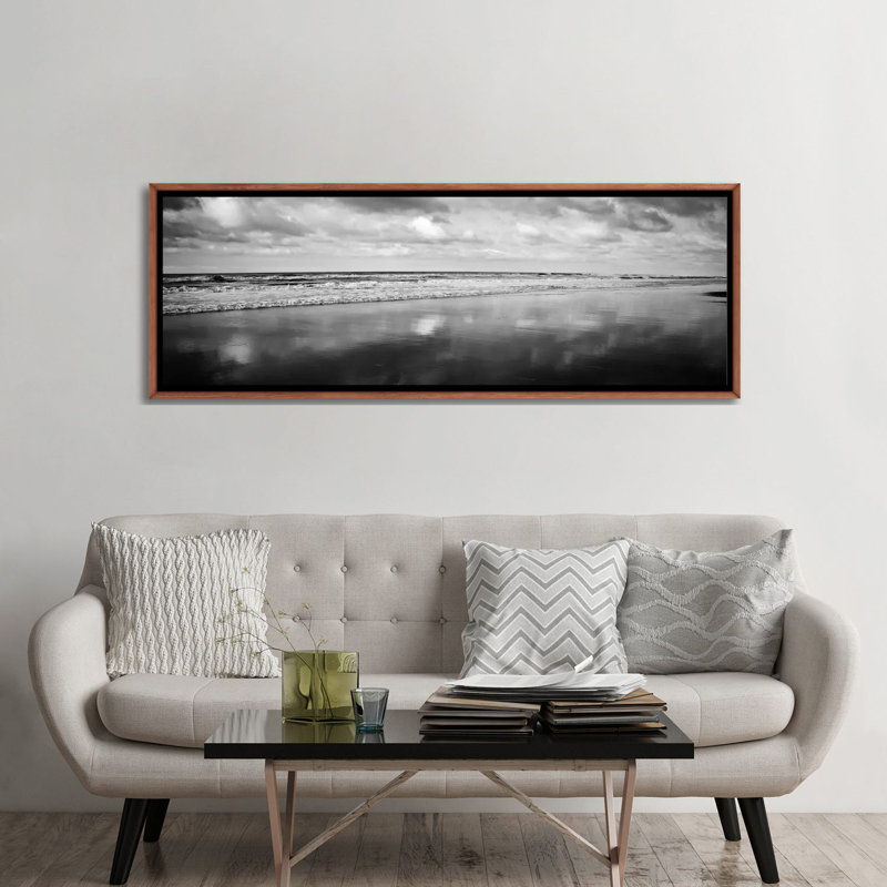 Plage (noir et blanc)» par Michael Harrison-impression panoramique, Toile encadrée de bois rustique foncé