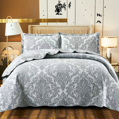 Casim Microfiber Bedspread with Pillowcases Included
