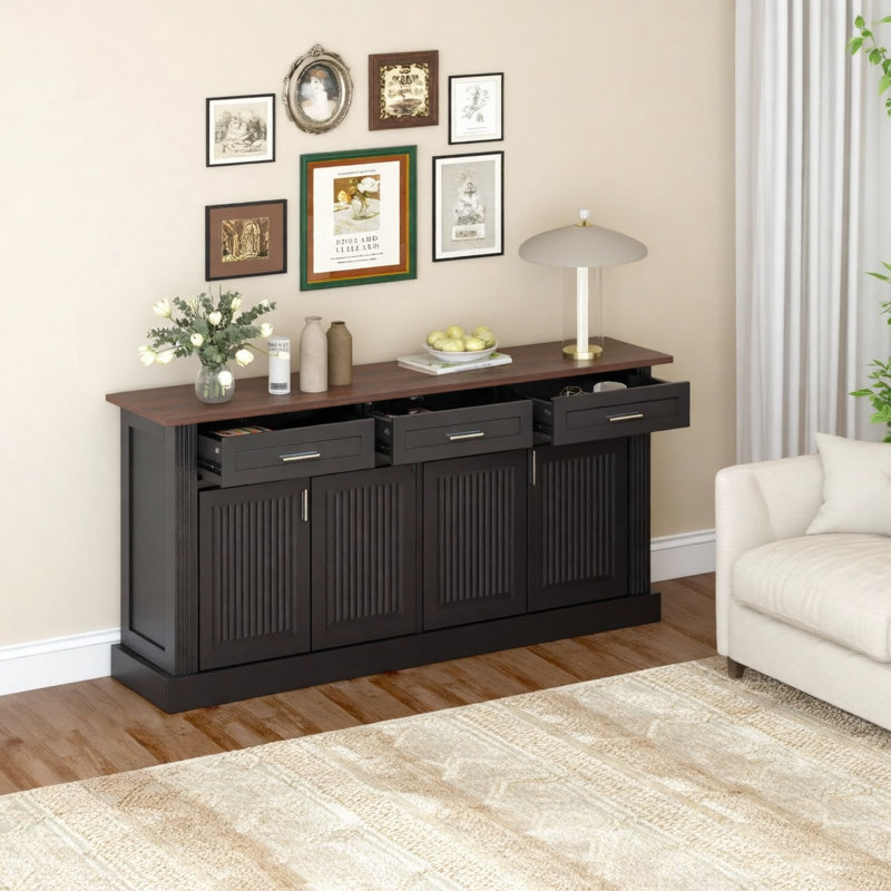 Buffet de style buffet cannelé de 63 po avec rangement, station de café moderne avec 4 portes et 3 tiroirs, console de rangement en bois pour le salon, la salle à manger, noir