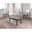 Table basse traditionnelle avec détails sculptés et pieds en cabriole