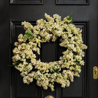 Artificial Hanging Berry Wreath.