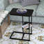 Table d'appoint 18,9 pouces en forme de C brun noir, table d'appoint robuste en métal renforcé avec plateau de bureau haute densité, table de bout portable polyvalente pour canapé, chambre à coucher, salon et bureau