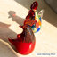 Objet décoratif abstrait en verre rouge-502402341