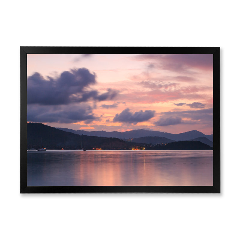 «Dramatic Clouds And Purple Sunset», reproduction sur toile, Cadre d'angle fermé noir, H 8 po x l 12 po x P 1 po