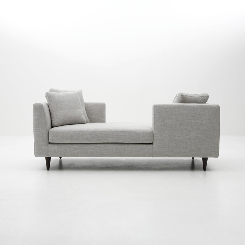 Chaise longue Corvi, Cour Keira