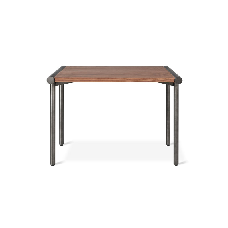 Table de bout Manifold, Plateau en noyer naturel / base en étain