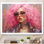 Déesse discopunk avec des cheveux roses sur toile