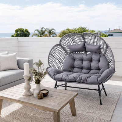 Petal-Shaped Wicker Egg Love-Seat