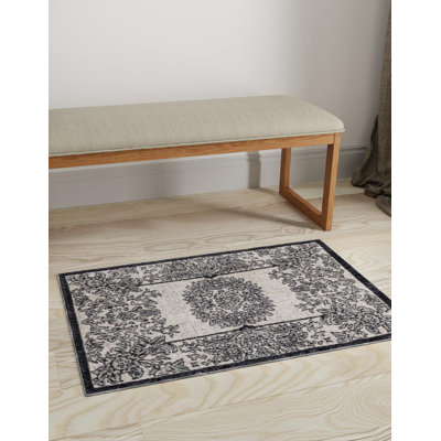 Policarpio Oriental Indoor Rug