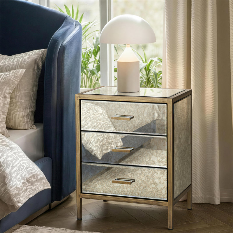 Table de chevet glamour vintage à 3 tiroirs, fini miroir antique et cadre en métal doré, style classique glamour moderne