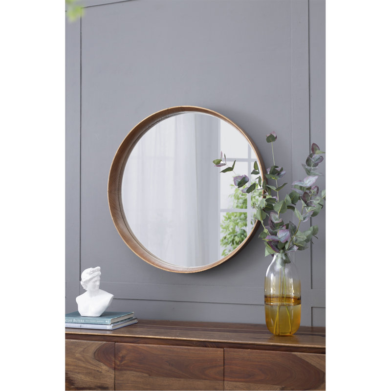 Charmant miroir en bois pour une décoration élégante