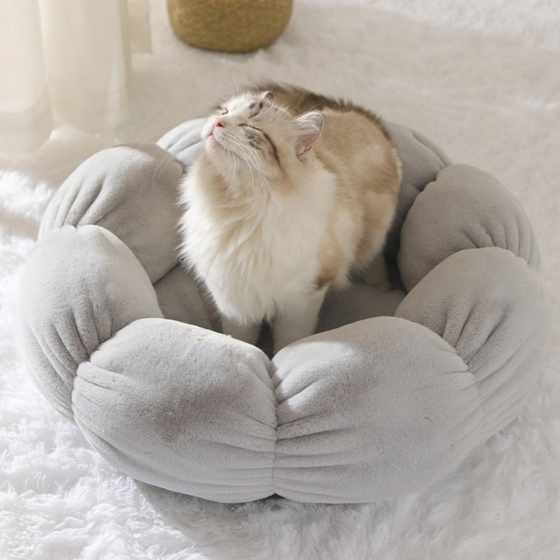 Lit pour animal de compagnie en forme de fleur avec fond antidérapant Elyzabeth, Grande taille: L 21,7 po x l 21,7 po, Gris