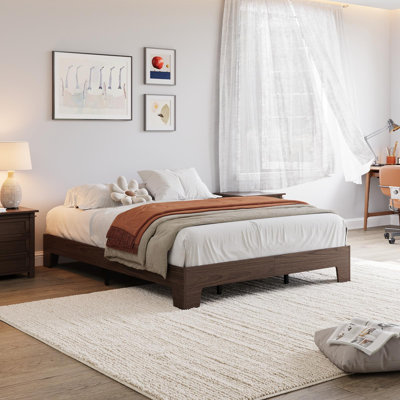 Structure de lit plateforme en bois, support de lattes en bois, aucun sommier requis, assemblage facile, conception silencieuse, espace de rangement sous le lit