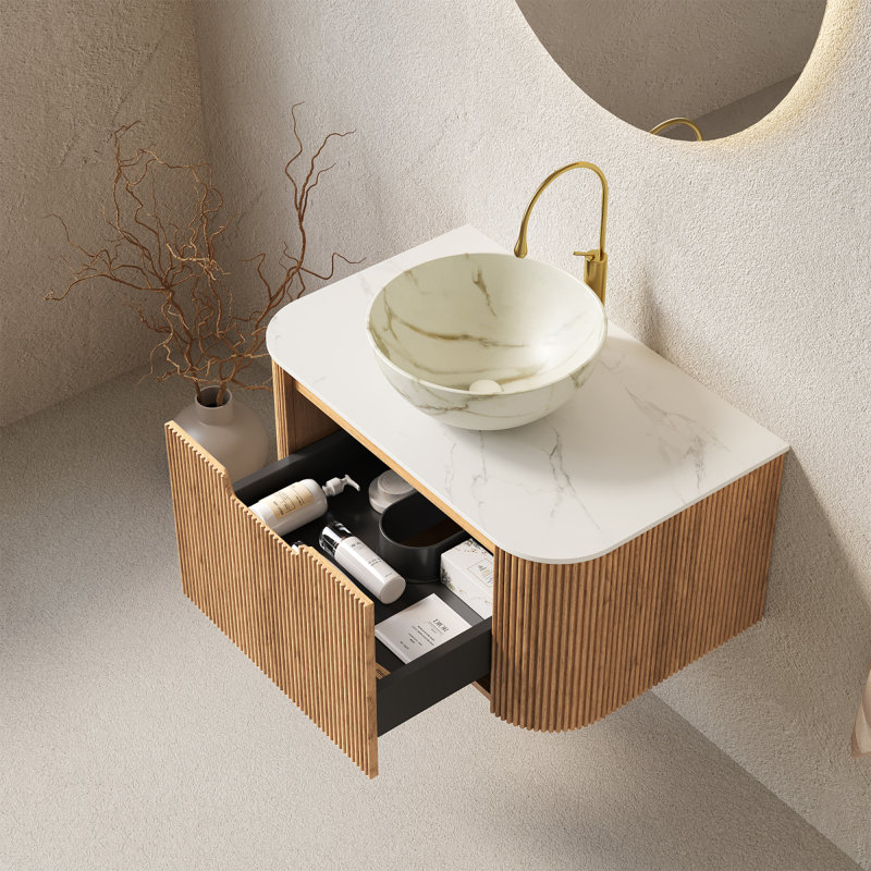 Meuble-lavabo et lavabo pour salle de bain 30 po avec tiroir, cuve en céramique blanc mat et plateau en pierre frittée blanc de Carrare préassemblé, couleur grain de bois naturel