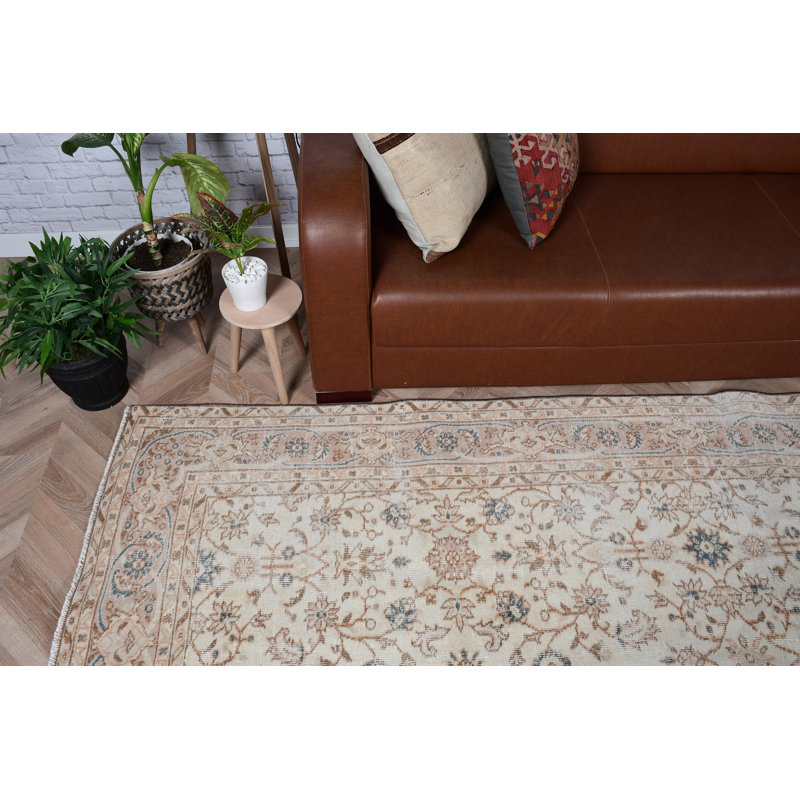 Authentique tapis turc rétro noué à la main de style floral crème et beige pour un décor élégant