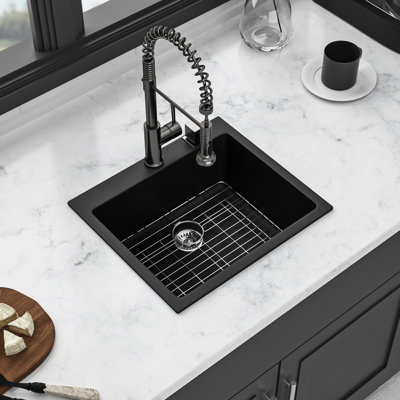 Évier en quartz composite - 25 x 22 po noir, réduit le bruit et améliore l'hygiène de la cuisine grâce à ses propriétés anti-rayures
