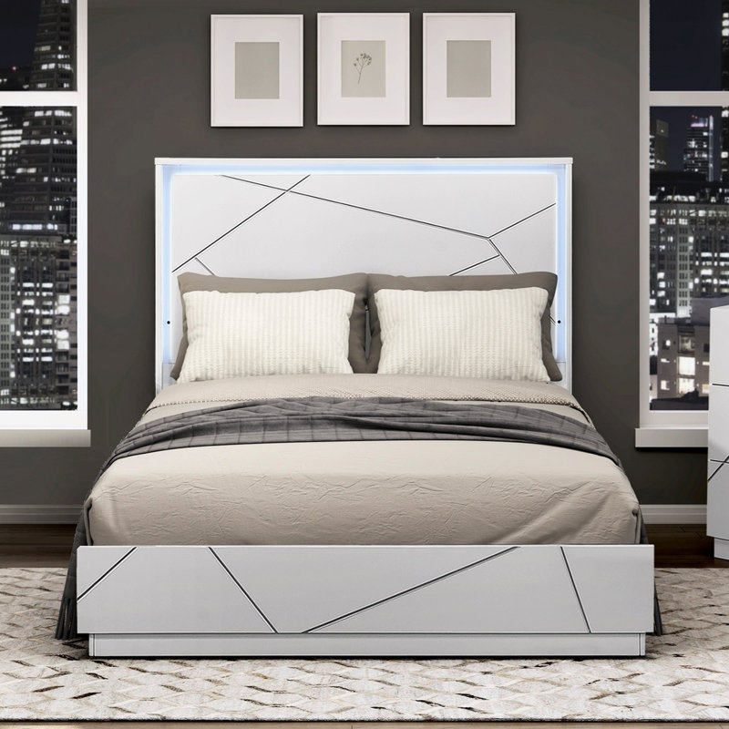 Très grand lit contemporain blanc avec éclairage à DEL et conception géométrique, California King