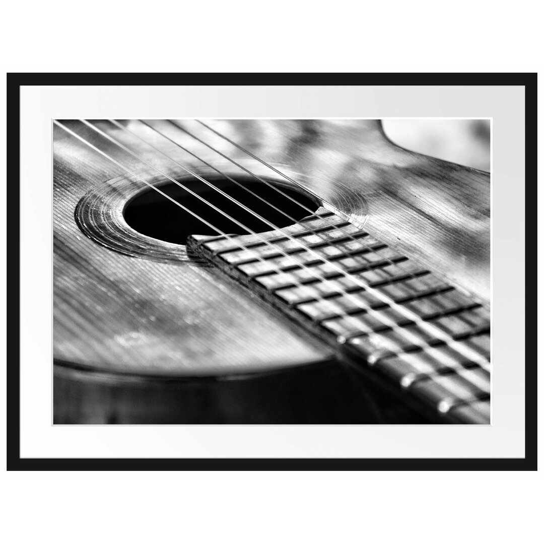 Gitarrensaiten über Schallloch Gerahmter Fotodruck Poster