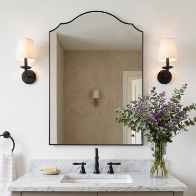 Miroir de salle de bain festonné à arche festonnée avec plateau incurvé | Cadre en acier inoxydable