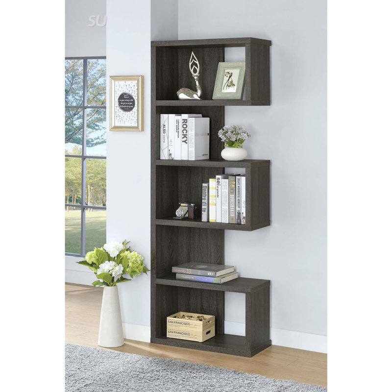 Bibliothèque patinée à 5 tablettes avec beaucoup de rangement et un design polyvalent pour les intérieurs modernes