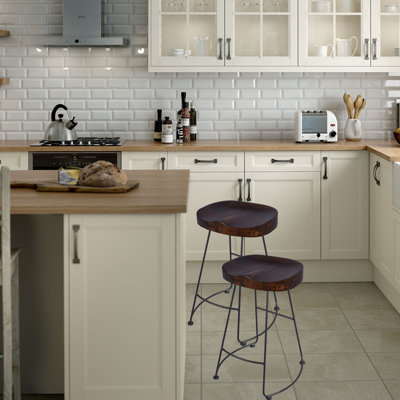 Tabouret de bar en bois massif Seleukos