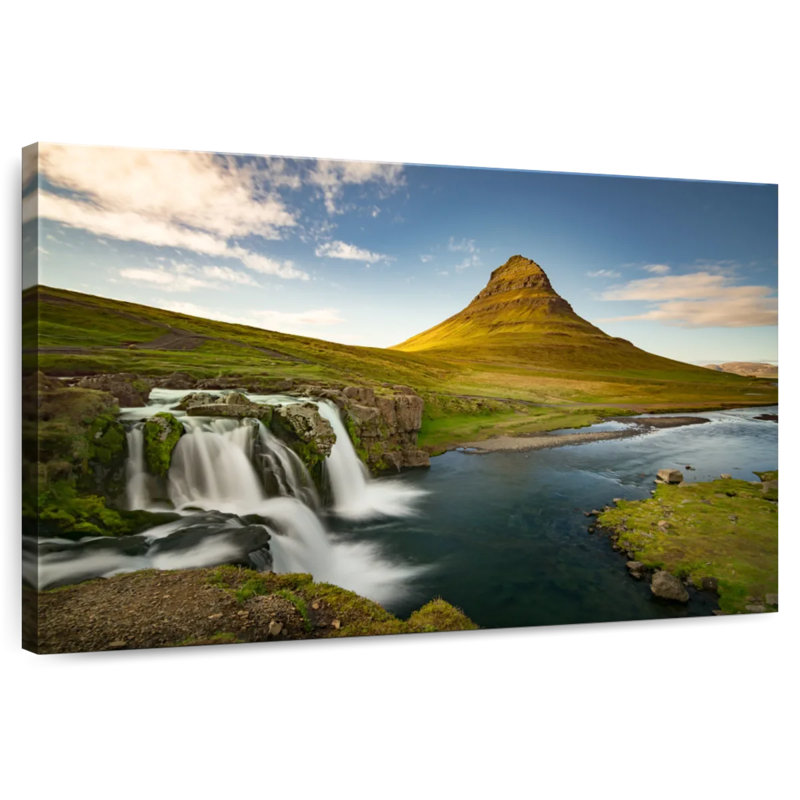 Kirkjufell Waterfalls