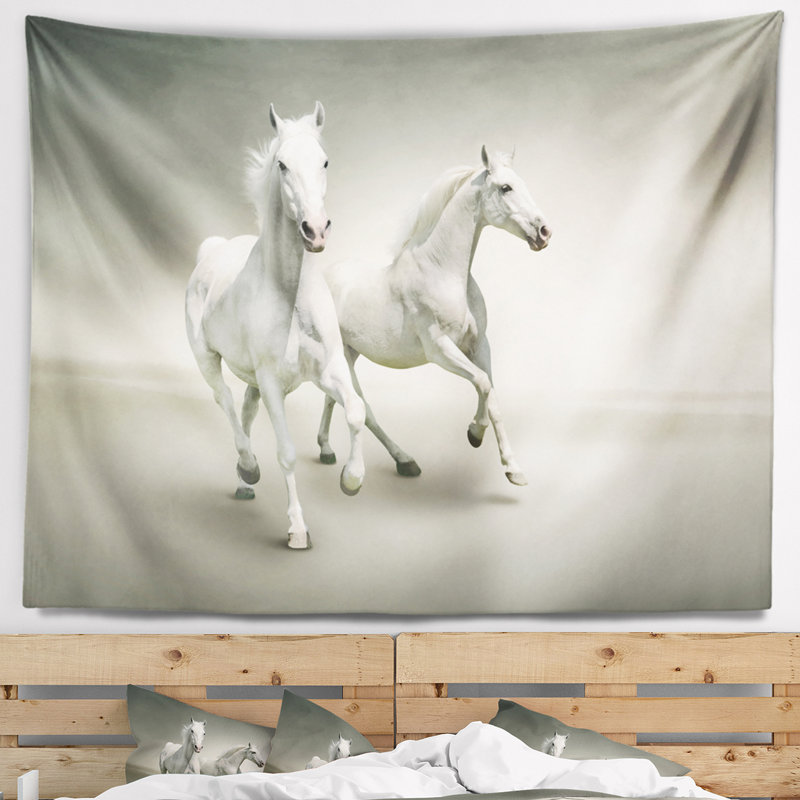 Tapisserie de chevaux blancs à déplacement rapide, H 32 po x l 39 po