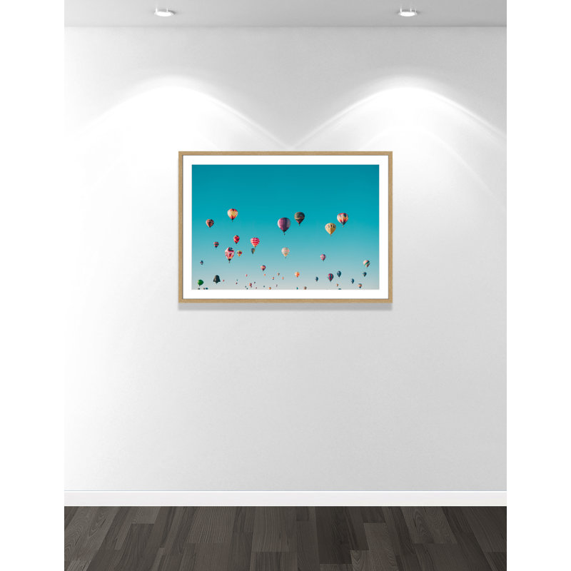 Estampe « Sky Symphony » d'Ian Dooley, Cadre de boîte naturel, Blanc, H 29,5 po x l 41,5 po x P 1,25 po