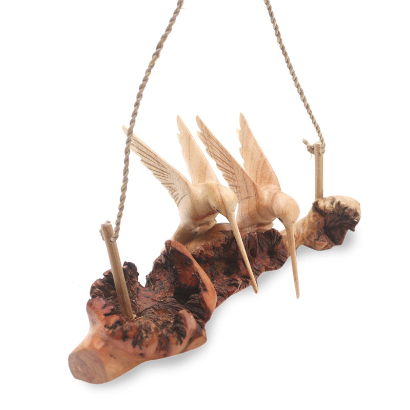 Sculpture de couple volant