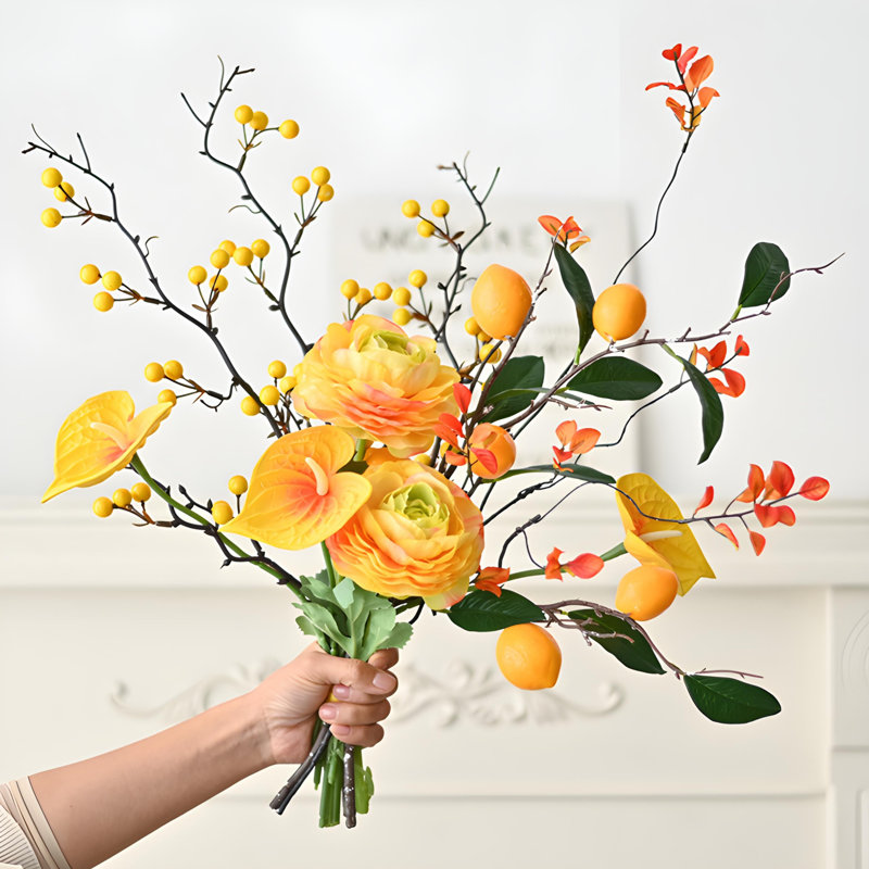 Ornements de fleurs simulées