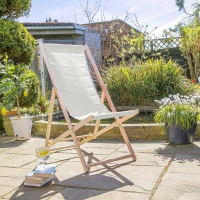 Harbour Housewares - Traditional Wooden Deck Chair