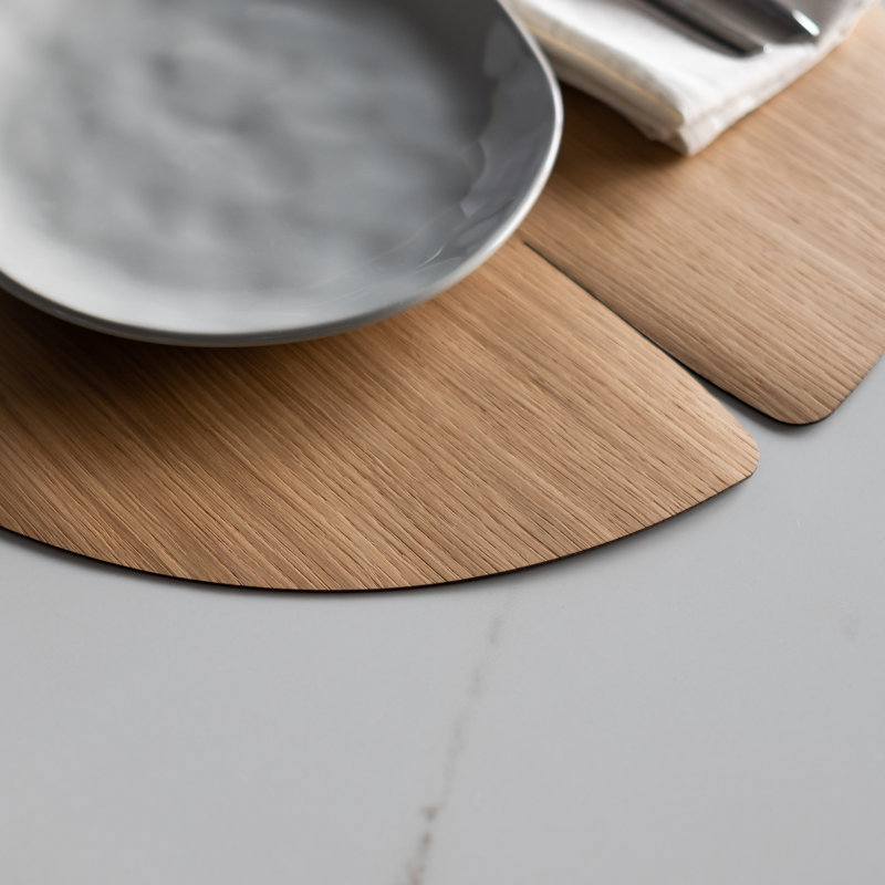 Nelumbo Wood Geometric Round Placemat, Oak