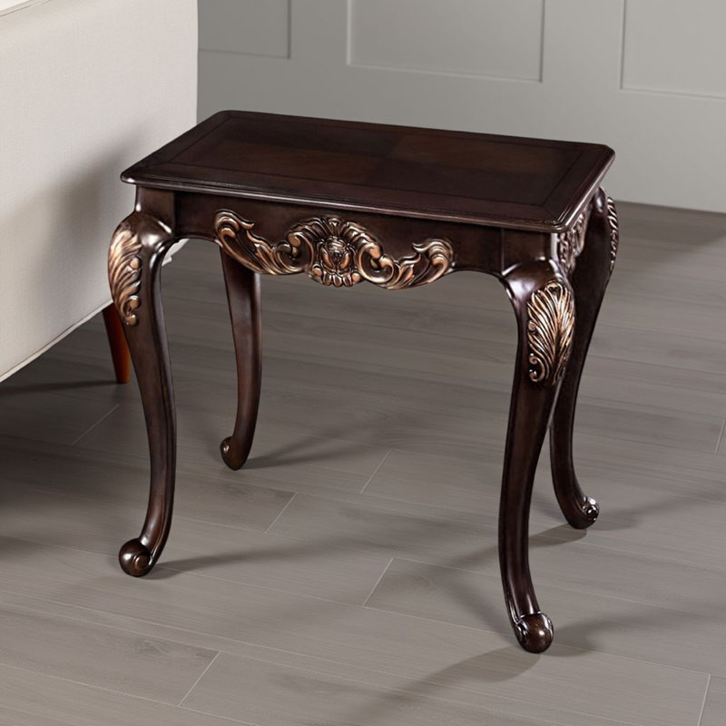 Table de bout Astor, bois brun cerise foncé de 29 pouces, détails sculptés