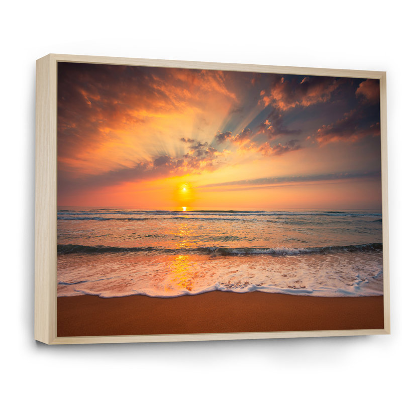 «Sunset over Waves Breaking at the Shore», reproduction sur toile, H 30 po x l 40 po, Cadre flottant en érable
