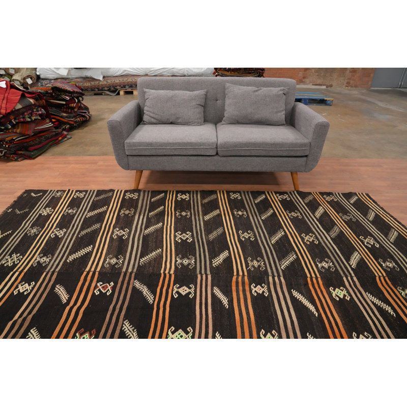 Elegant Handwoven Kilim Area Rug 7x10 with Intricate Patterns