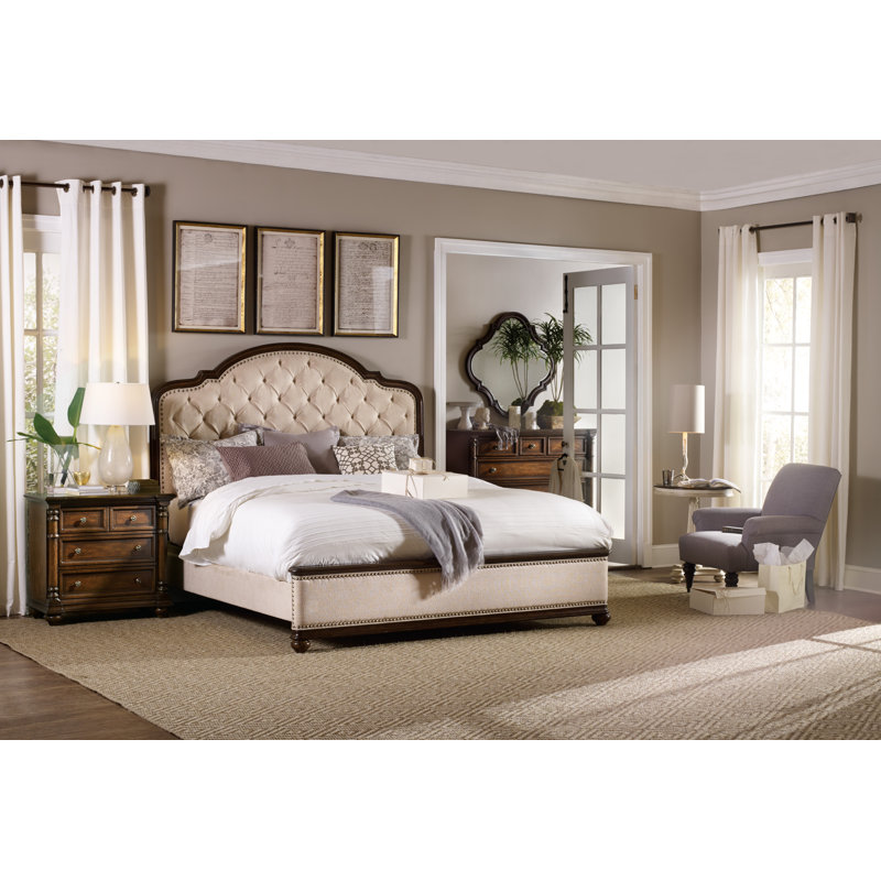 Leesburg 3 - Drawer Nightstand