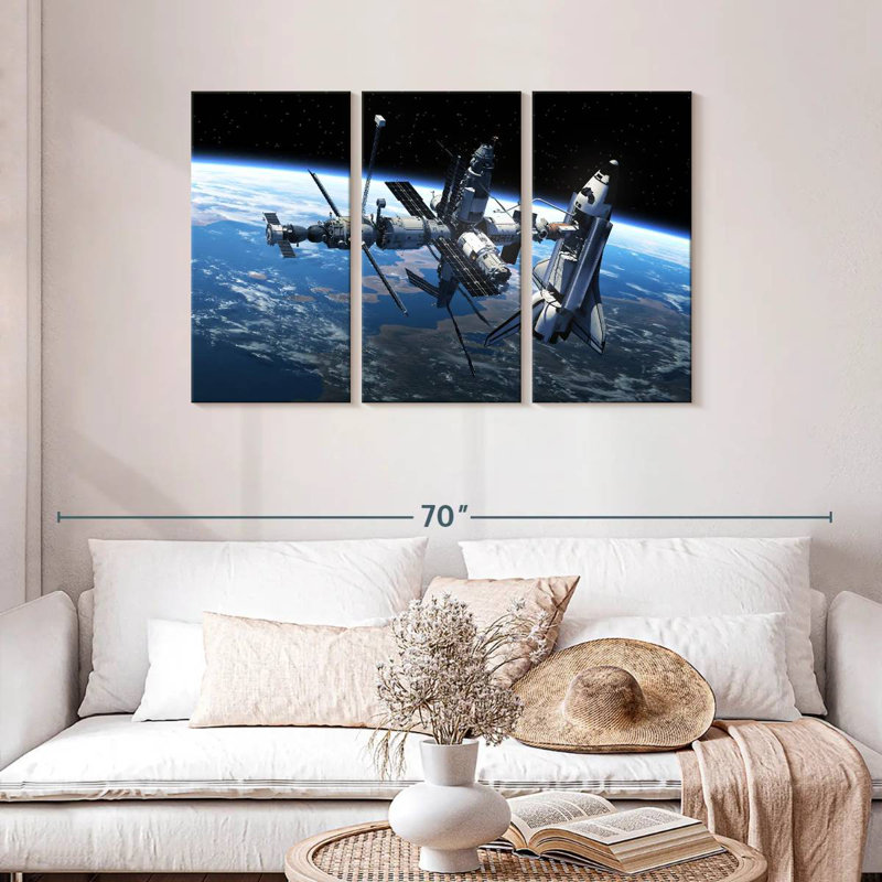  «Space Station, H 28 po x l 45 po