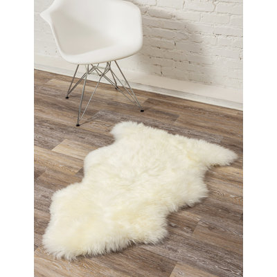 Tapis naturel en peau de mouton 2 pi x 3 pi Colello