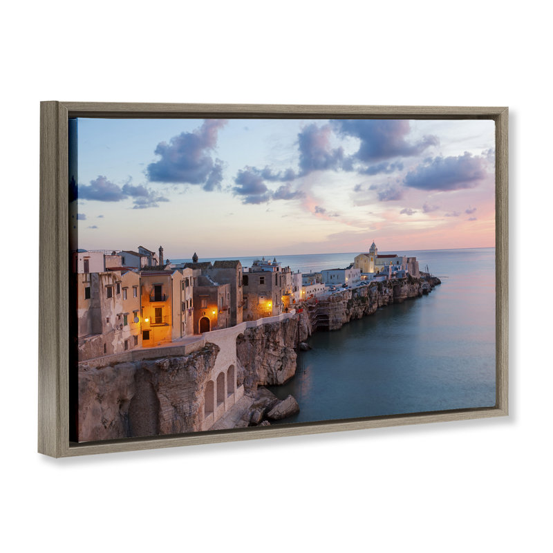 «Coastal City Architecture» par Danita Delimont, Cadre flottant orme Montalcino, H 21 po x l 31 po