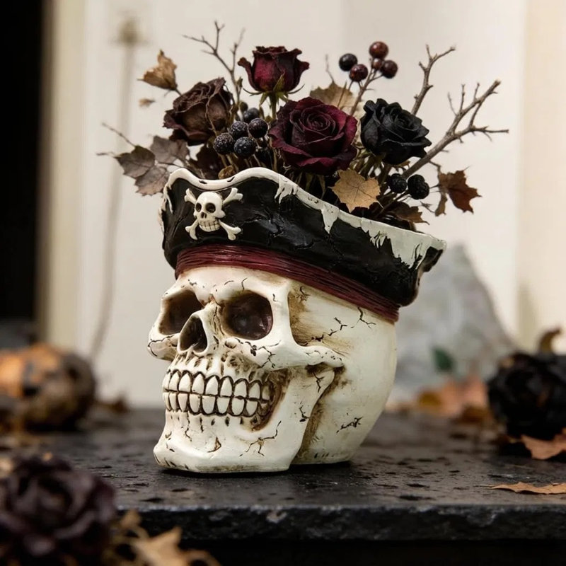 Pot de fleurs de crâne de pirate peint à la main, pot de fleurs gothique avec drainage, petit pot de fleur de squelette unique pour l'intérieur / extérieur, décor de jardin universitaire goth horreur foncé