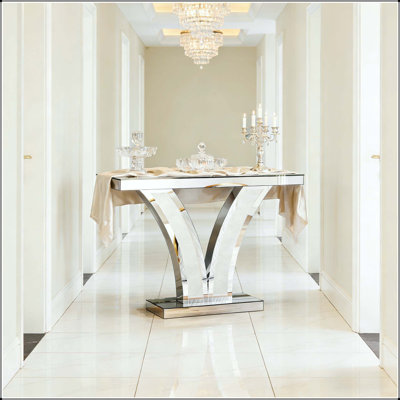 Console à miroir avec design distinctif en forme de V
