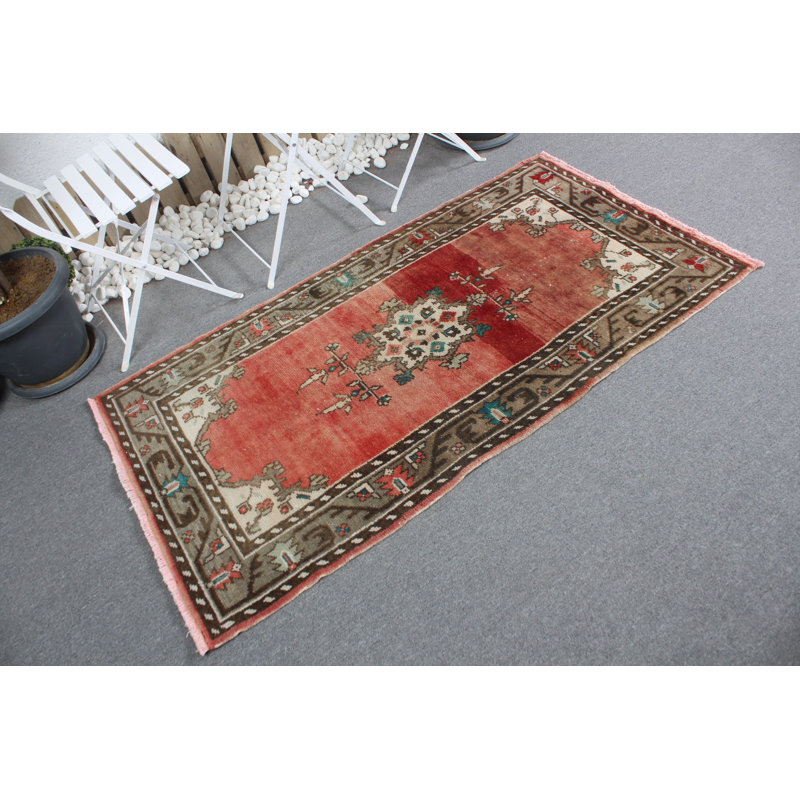 Tapis traditionnel turc Oushak rouge vif pour la cuisine ou les espaces décoratifs avec un attrait rétro
