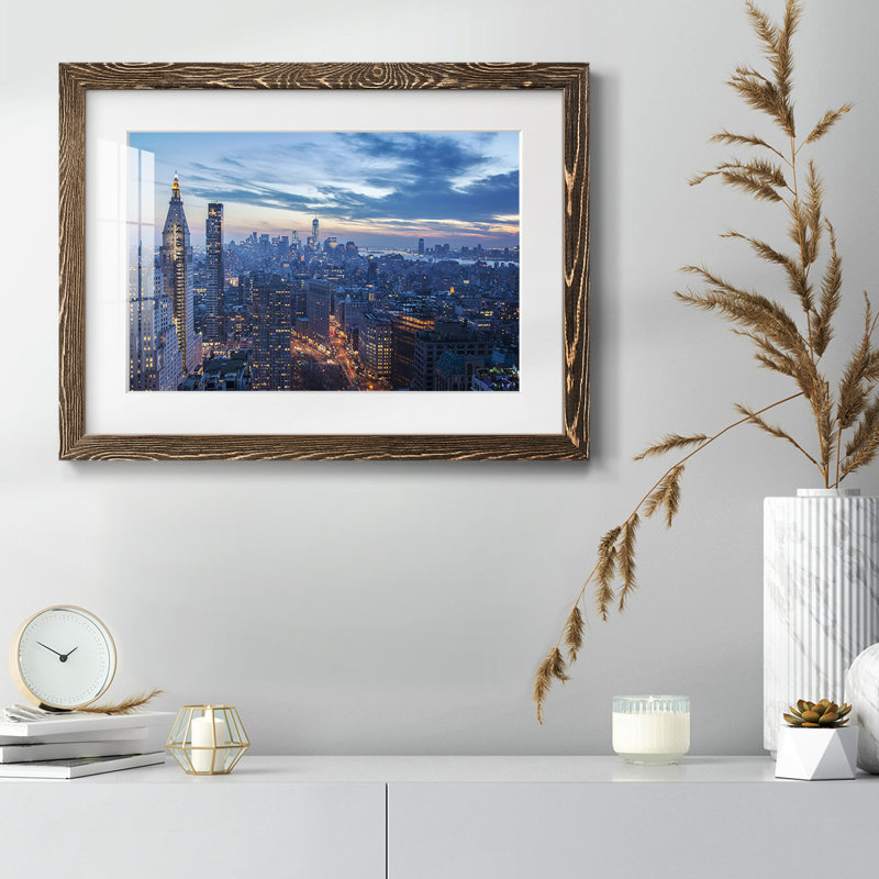 Twilight City - impression de cadre photo unique, H 14 po x l 20 po x P 1,5 po, Noyer