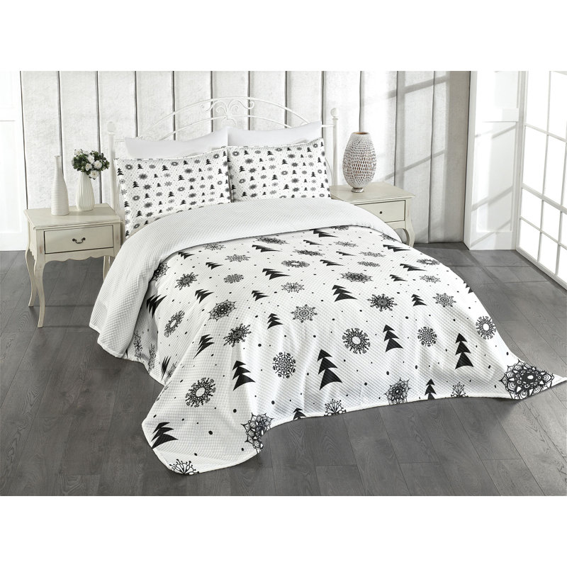 White Quilted Queen Bedspread Set with Pillow Shams