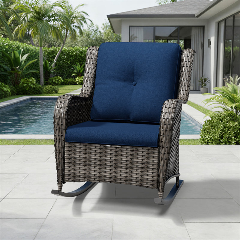 Chaise berçante d'extérieur en osier avec coussins, Île Seymour Nord, Galapagos