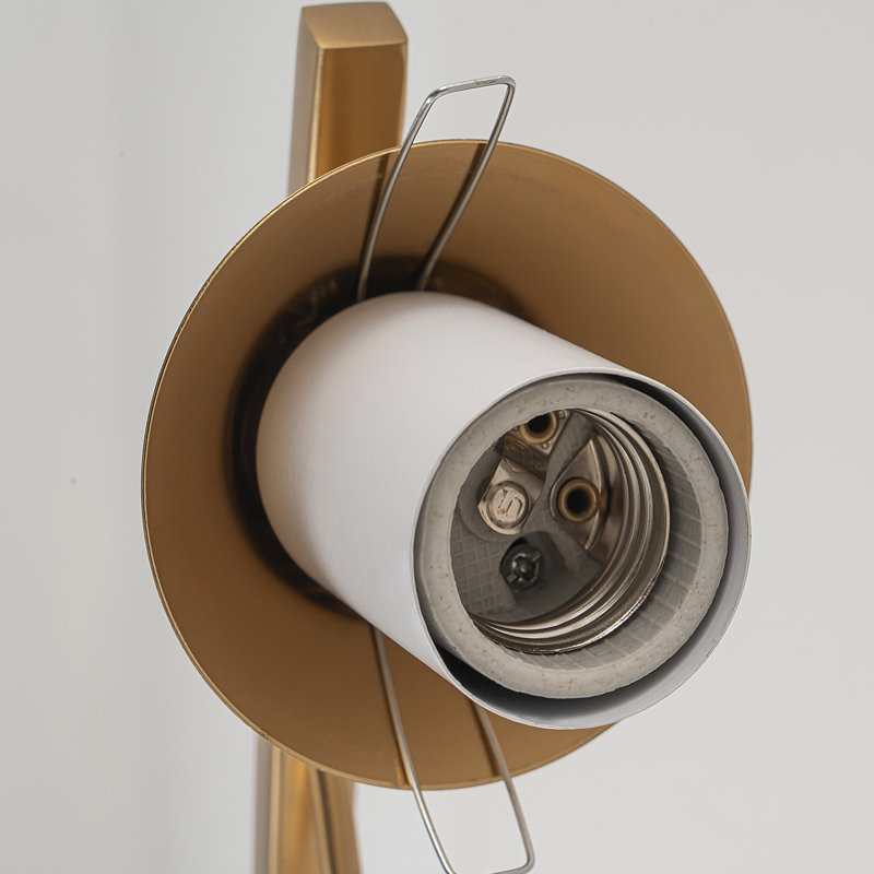 Éclairage pour meuble-lavabo Kaynen, H 11,42 po x l 24,4 po x P 7,48 po, Trois lumières